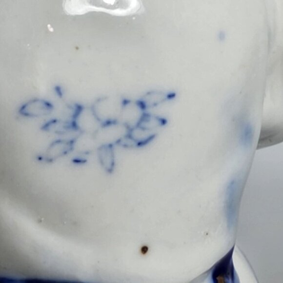 Blue White Porcelain Fisherman Figurine With Fishing Pole Fish On Base Vintage - Picture 12 of 12